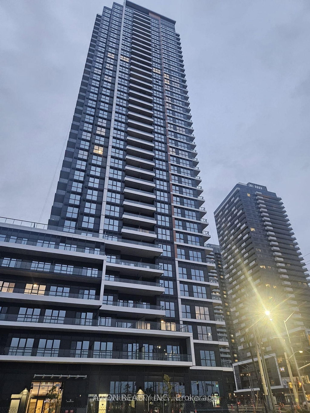 515 - 15 Watergarden Drive
