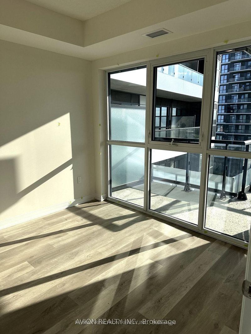 15 Watergarden Dr photo 4