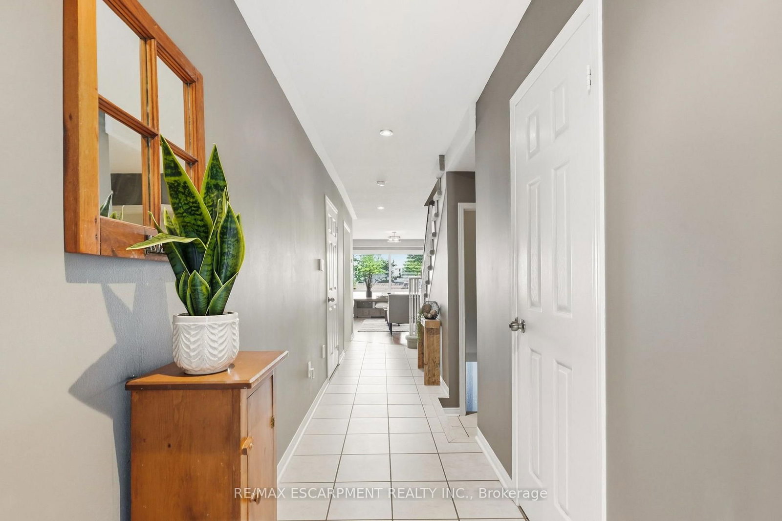 5213 Thornburn Drive • Burlington, ON photo 4