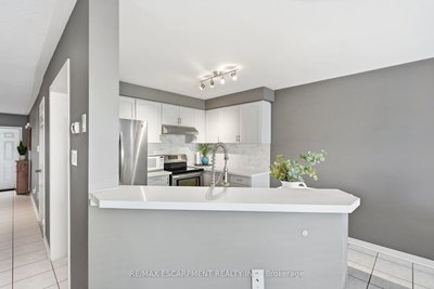 5213 Thornburn Drive • Burlington, ON photo 9