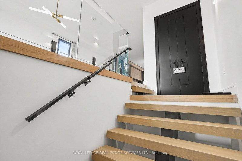 34 Milton Street N