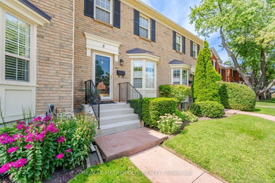 8 - 2390 Woodward Avenue