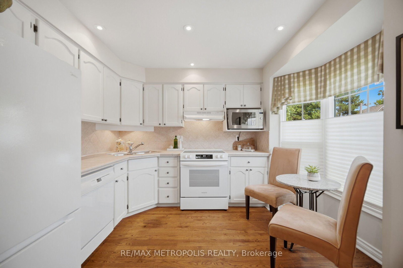2390 Woodward Avenue • #8 • Burlington, ON photo 5