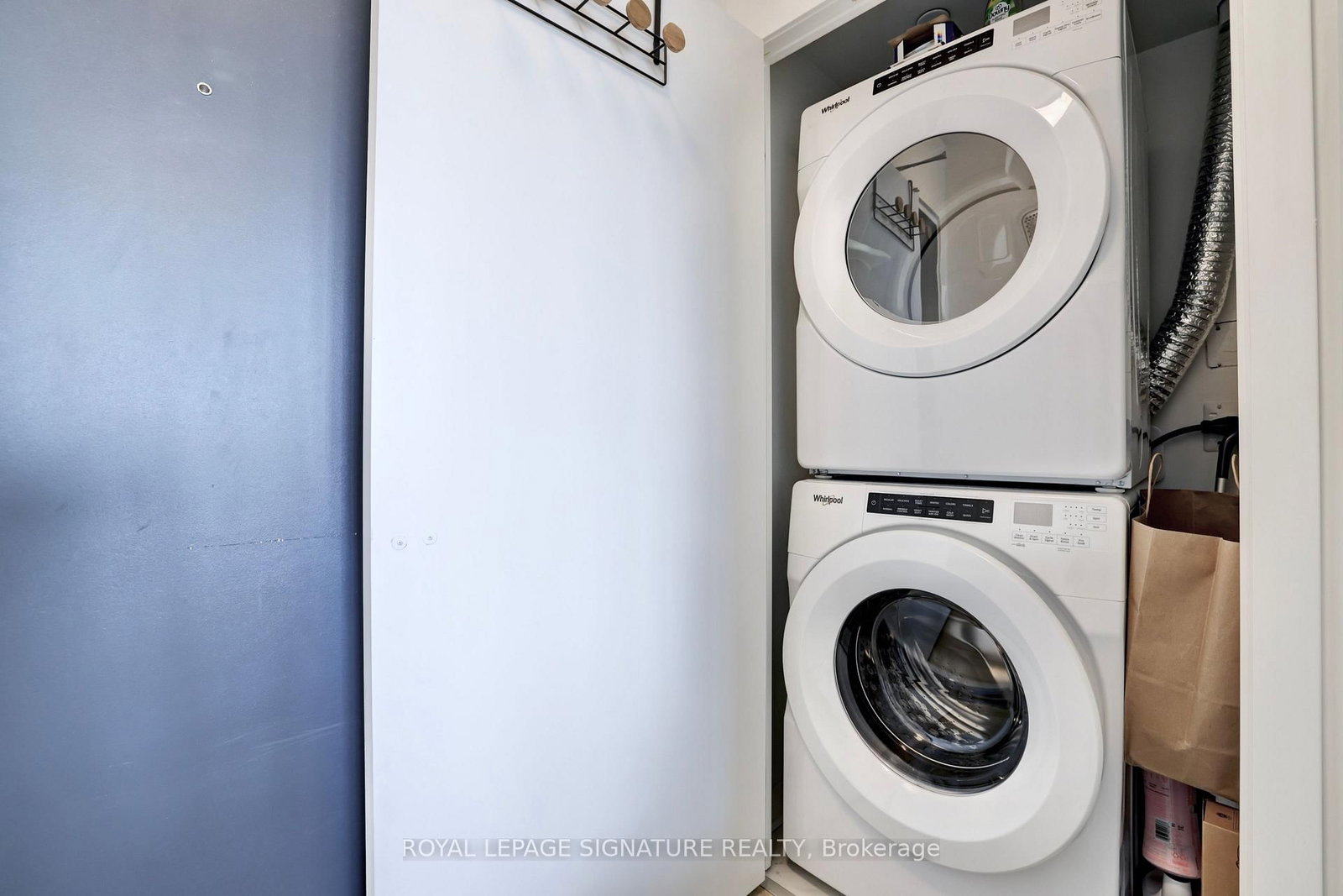 395 Dundas Street W • #PH15 • Oakville, ON photo 18