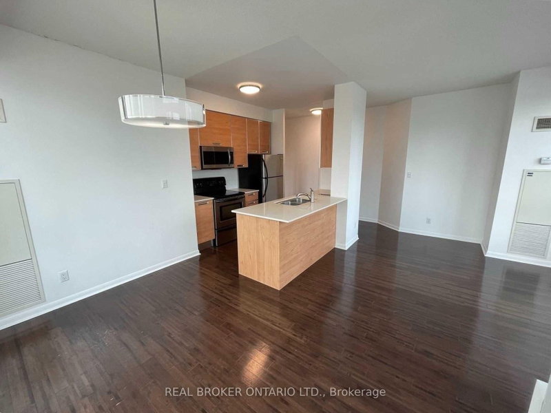 318 - 3391 Bloor Street W