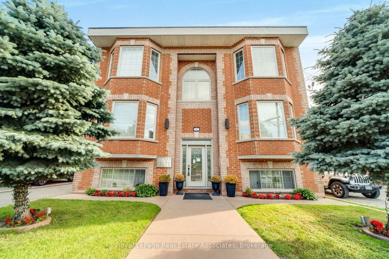 4 - 48 Mississauga Road N