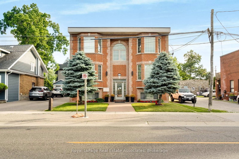 4 - 48 Mississauga Road N
