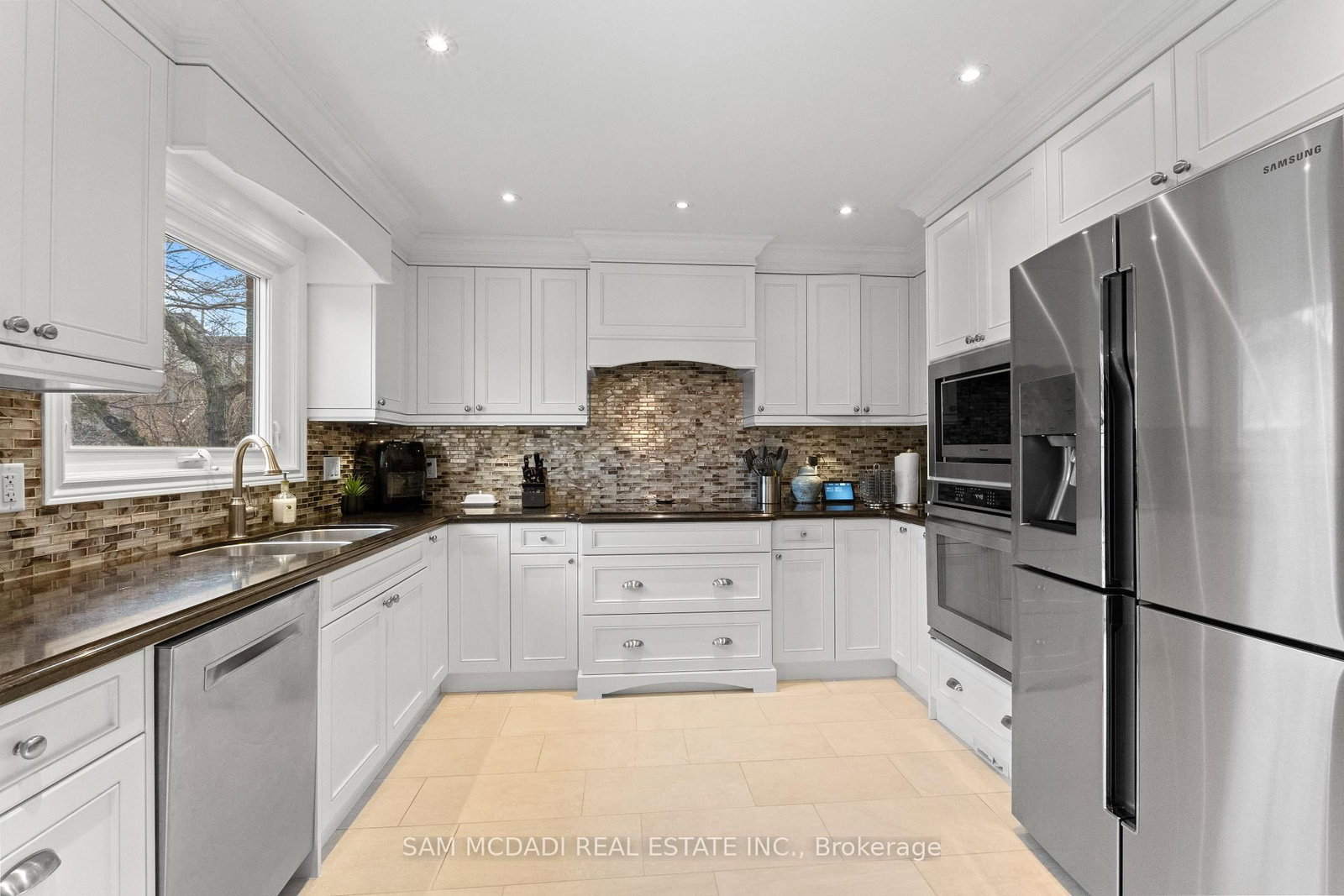 1653 Sherwood Forrest Circle • Mississauga, ON photo 11