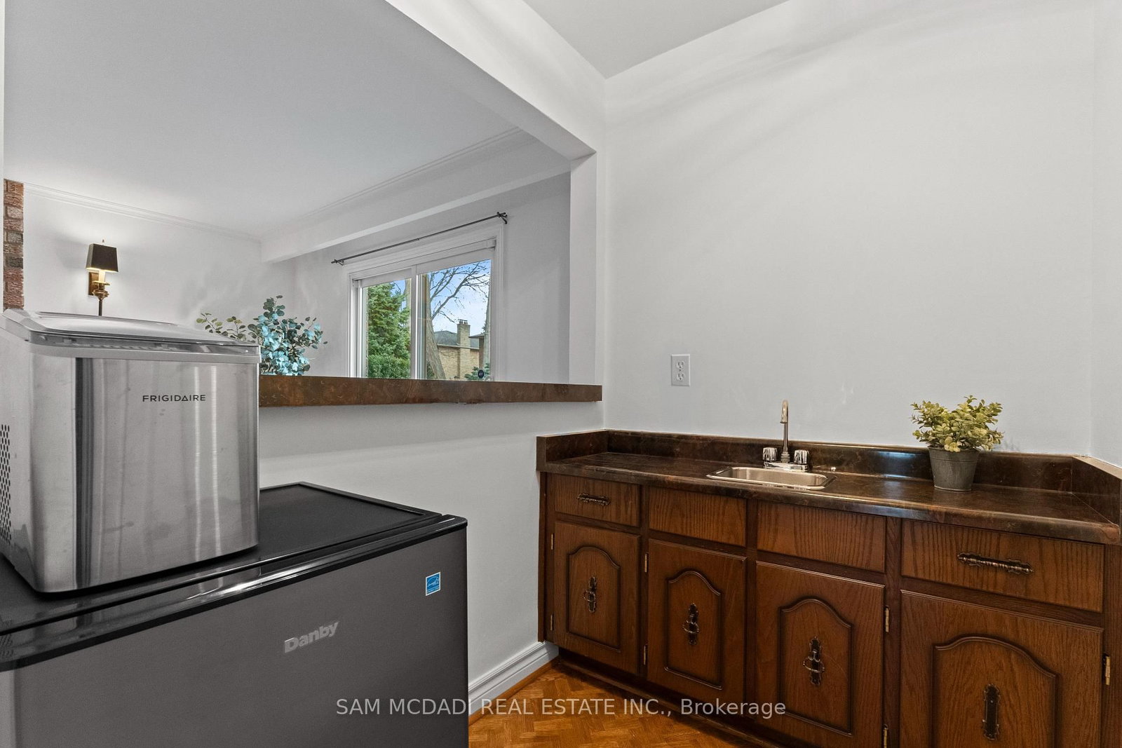 1653 Sherwood Forrest Circle • Mississauga, ON photo 14