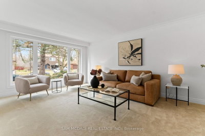 1653 Sherwood Forrest Circle • Mississauga, ON photo 4