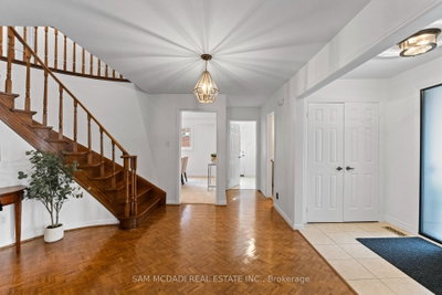1653 Sherwood Forrest Circle • Mississauga, ON photo 6