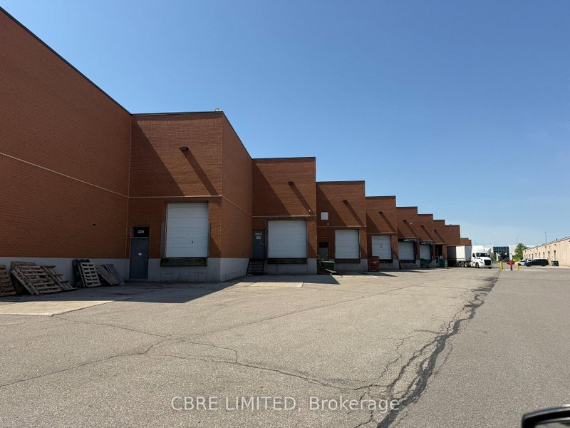 4090 Ridgeway Dr photo 2