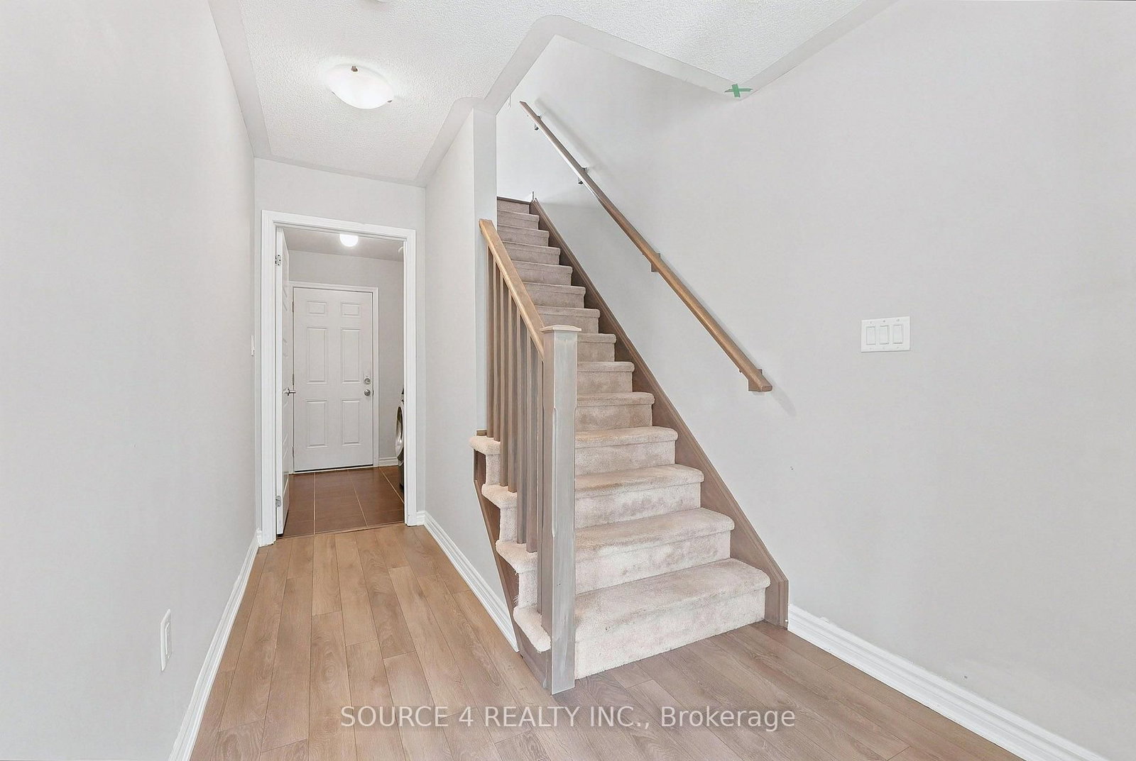 12 Tight Court • Milton, ON photo 6