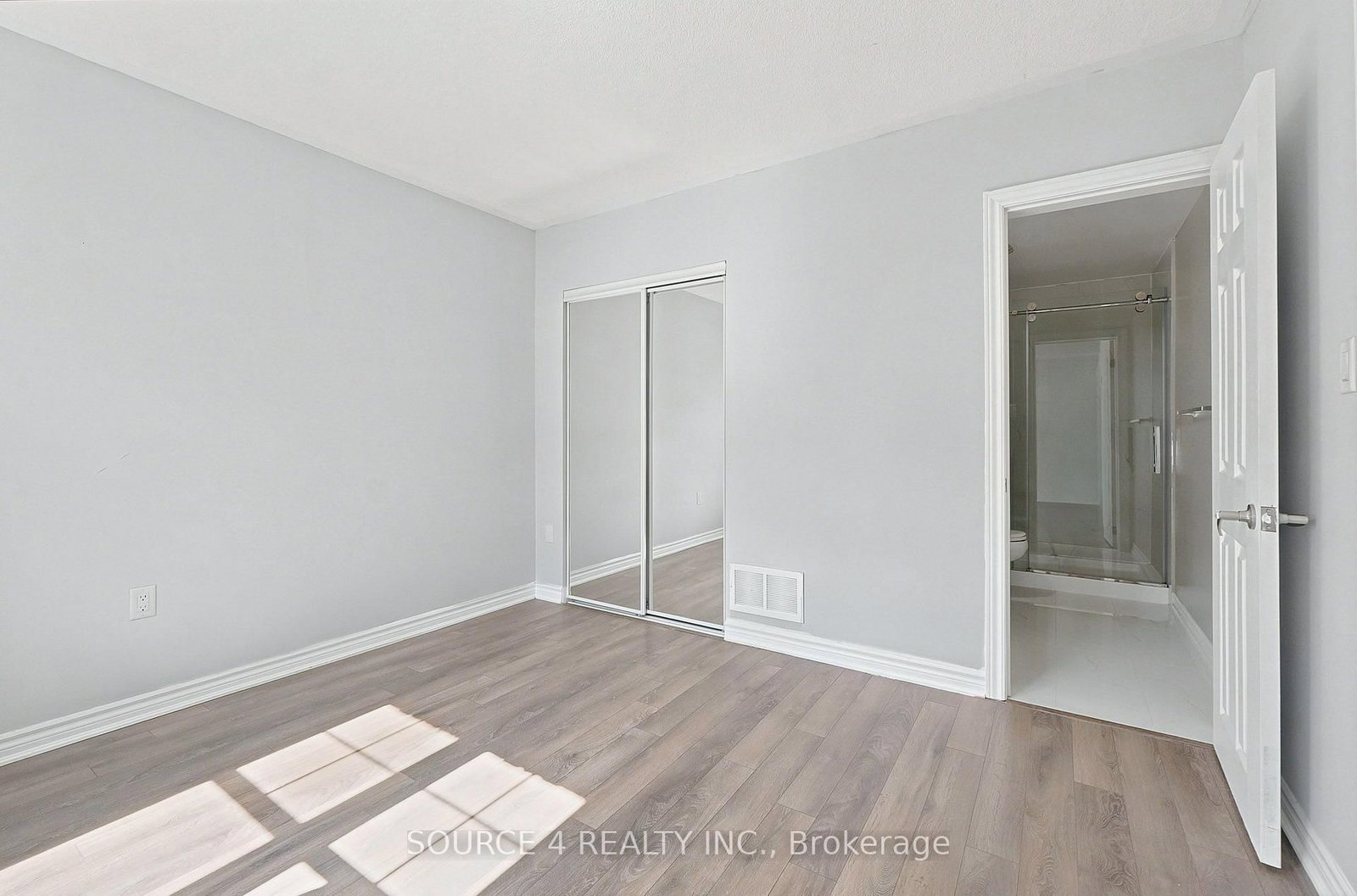 12 Tight Court • Milton, ON photo 8