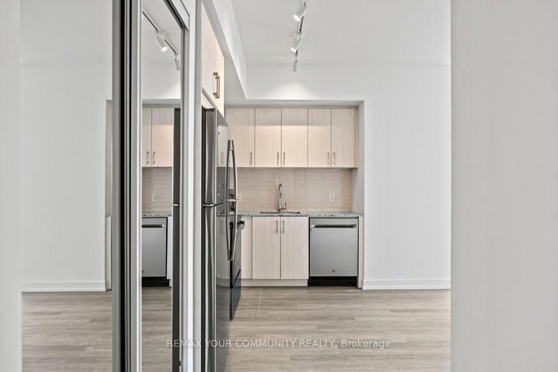1802 - 4010 Eglinton Avenue