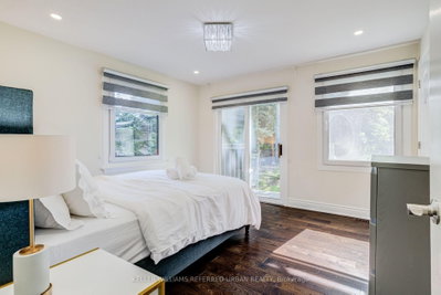 876 Parkland Mississauga,ON L5H 3H1 — Photo 11