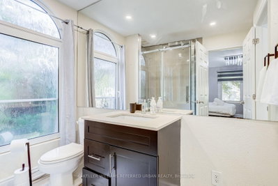 876 Parkland Mississauga,ON L5H 3H1 — Photo 15