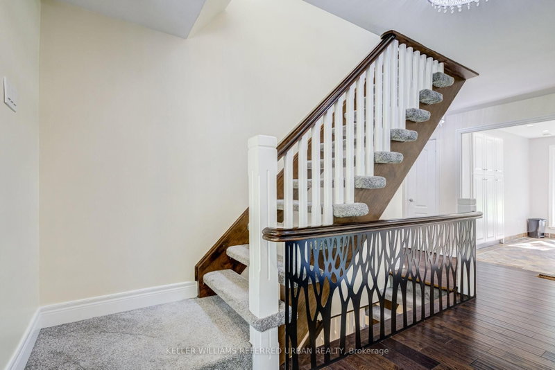 876 Parkland Mississauga,ON L5H 3H1 — Photo 17