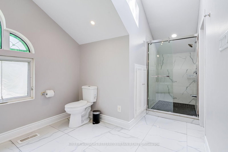 876 Parkland Mississauga,ON L5H 3H1 — Photo 23