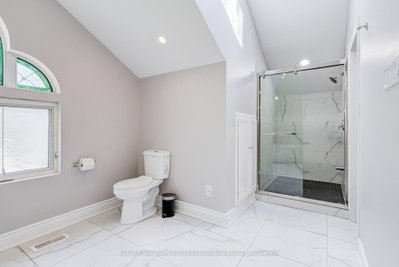 876 Parkland Mississauga,ON L5H 3H1 — Photo 23