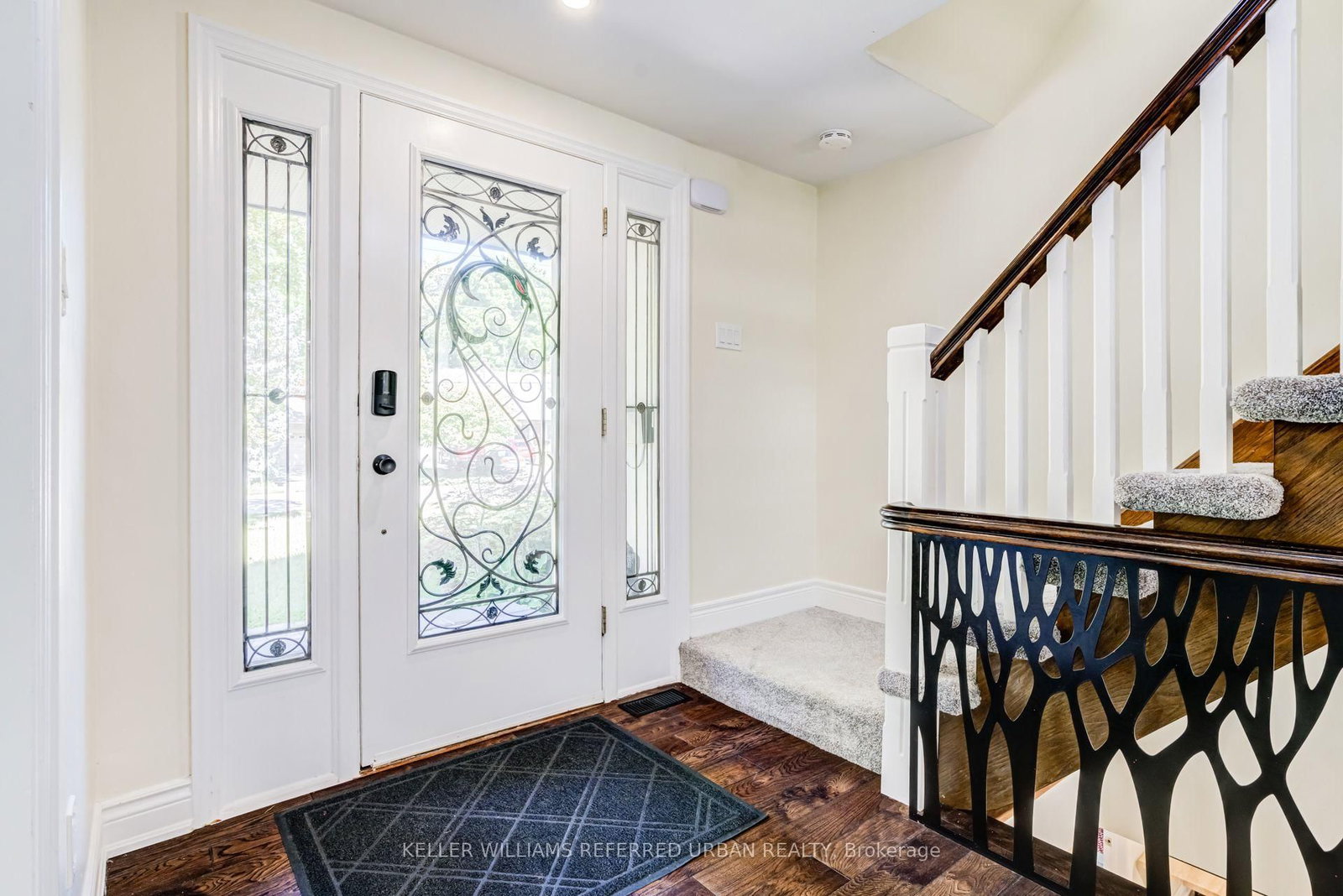 876 Parkland Avenue • Mississauga, ON photo 3