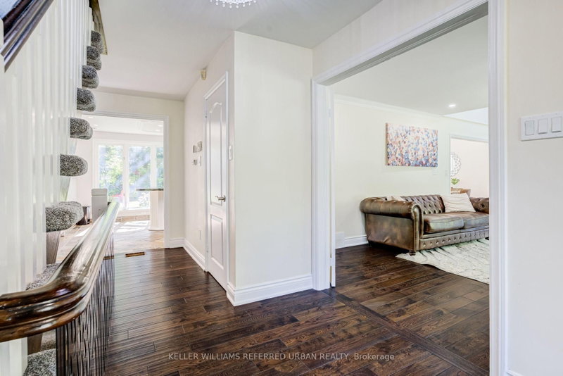 876 Parkland Ave photo 4