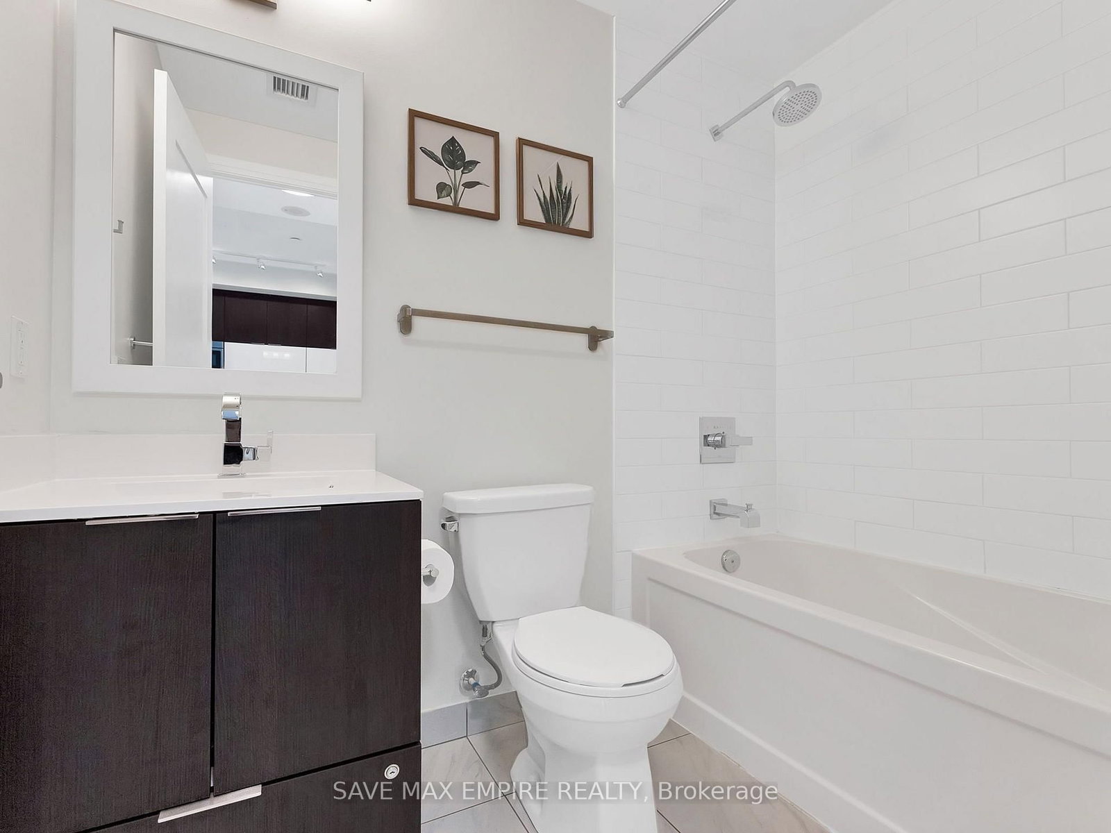56 Annie Craig Drive • #1607 • Toronto, ON photo 11