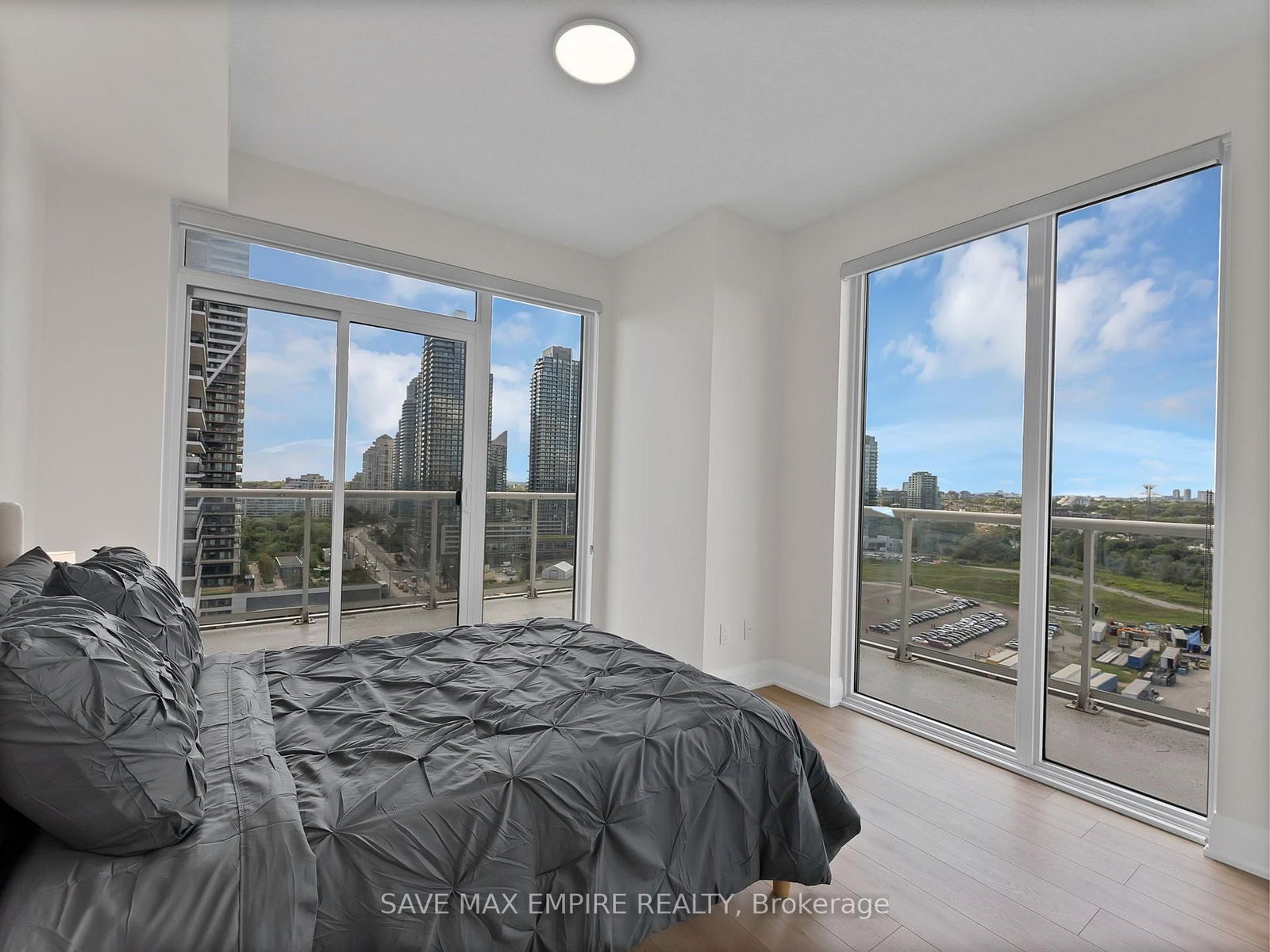 56 Annie Craig Drive • #1607 • Toronto, ON photo 14