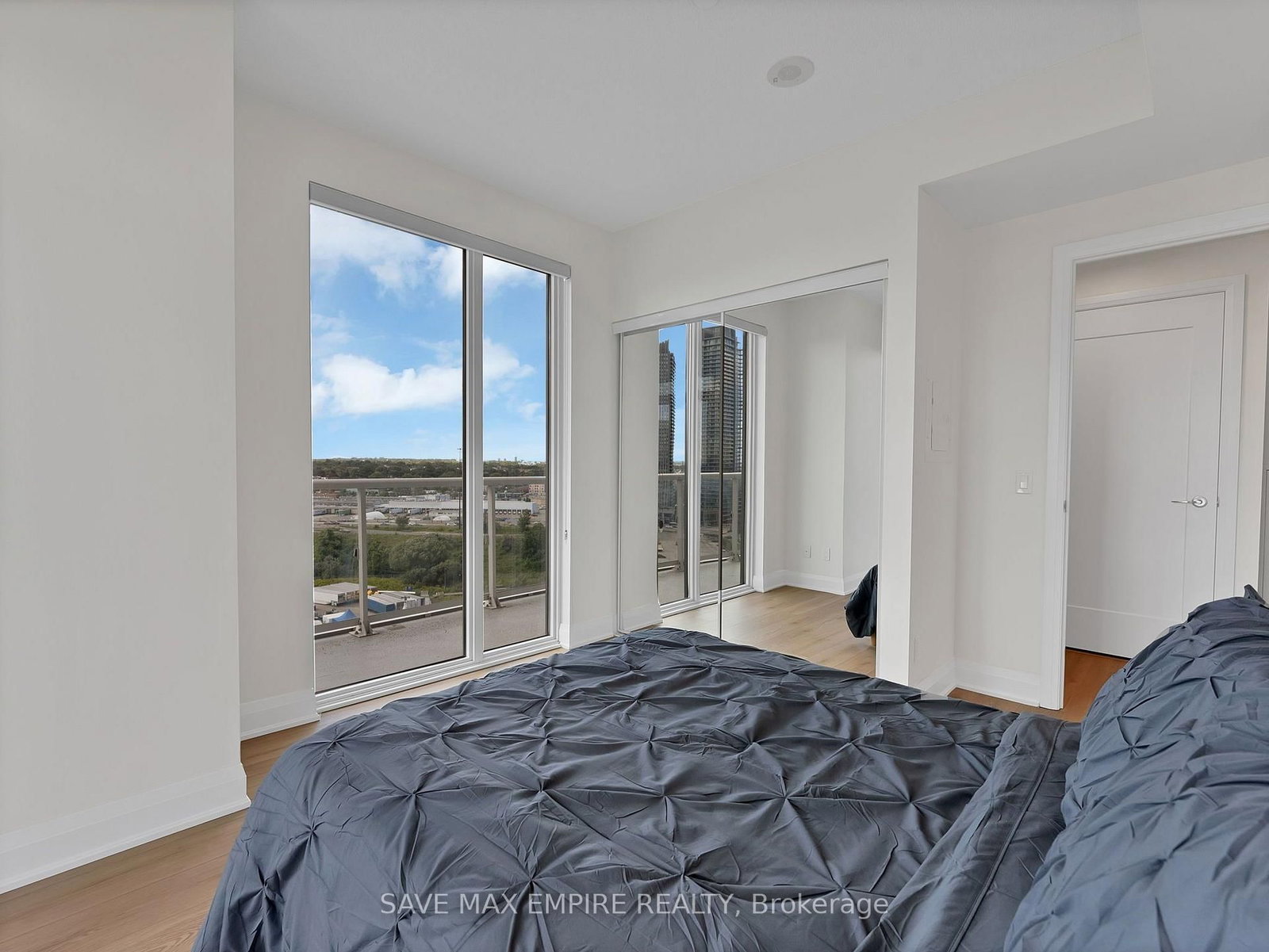 56 Annie Craig Drive • #1607 • Toronto, ON photo 15