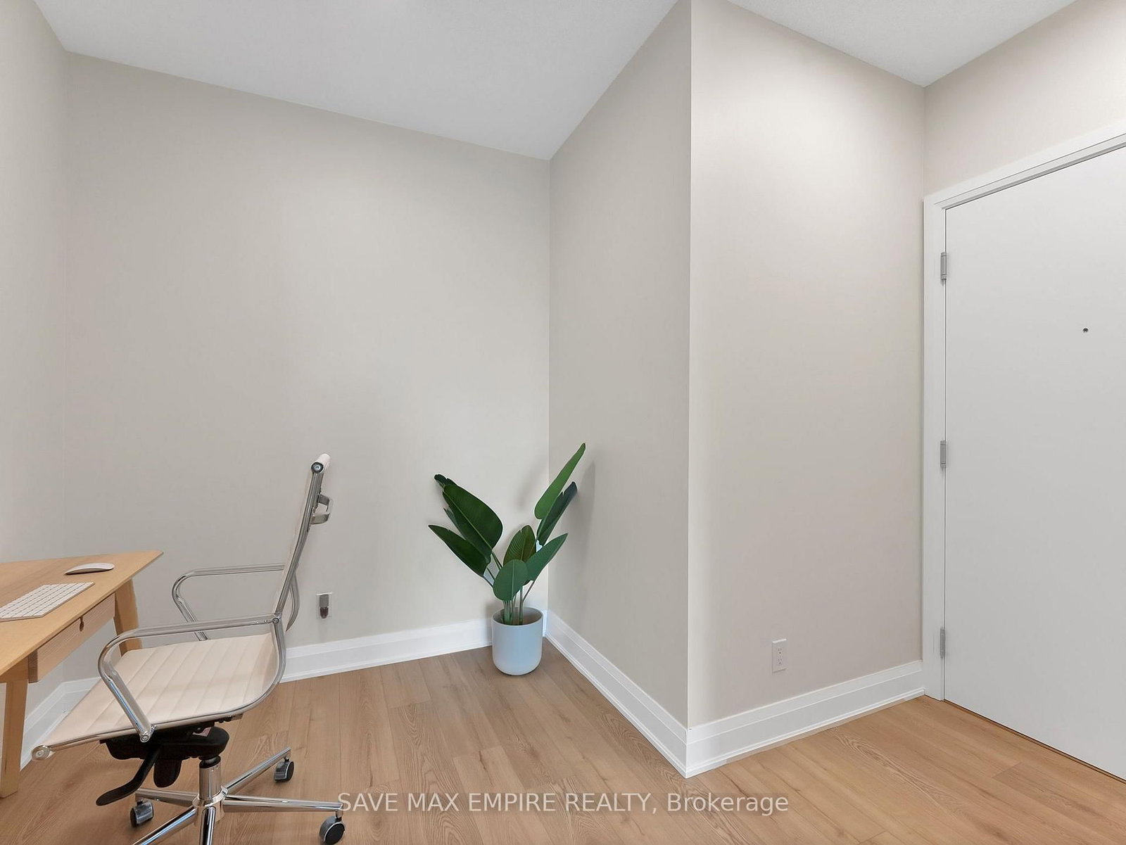 56 Annie Craig Drive • #1607 • Toronto, ON photo 4