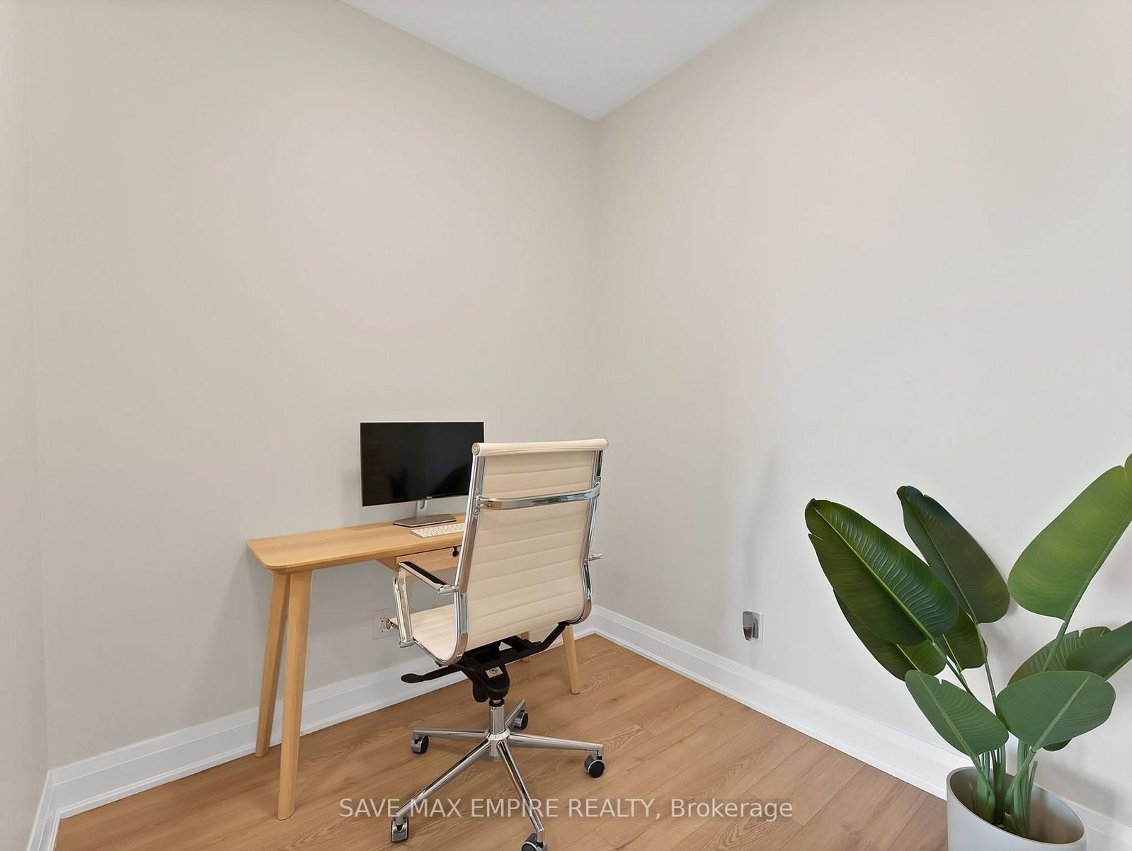 56 Annie Craig Drive • #1607 • Toronto, ON photo 5