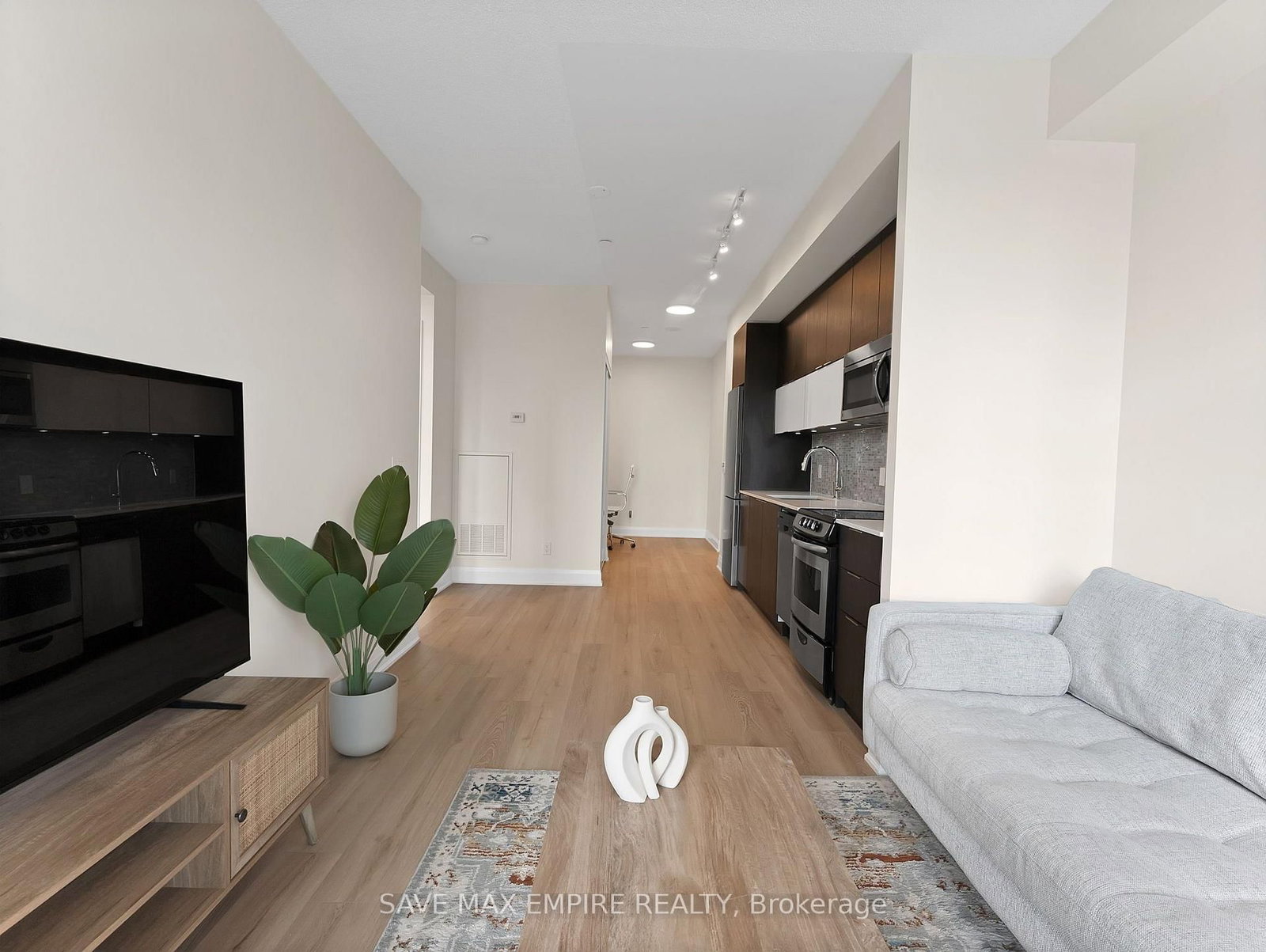 56 Annie Craig Drive • #1607 • Toronto, ON photo 8