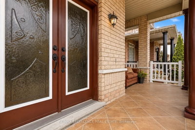 21 Castle Mountain Drive • Brampton, ON photo 5