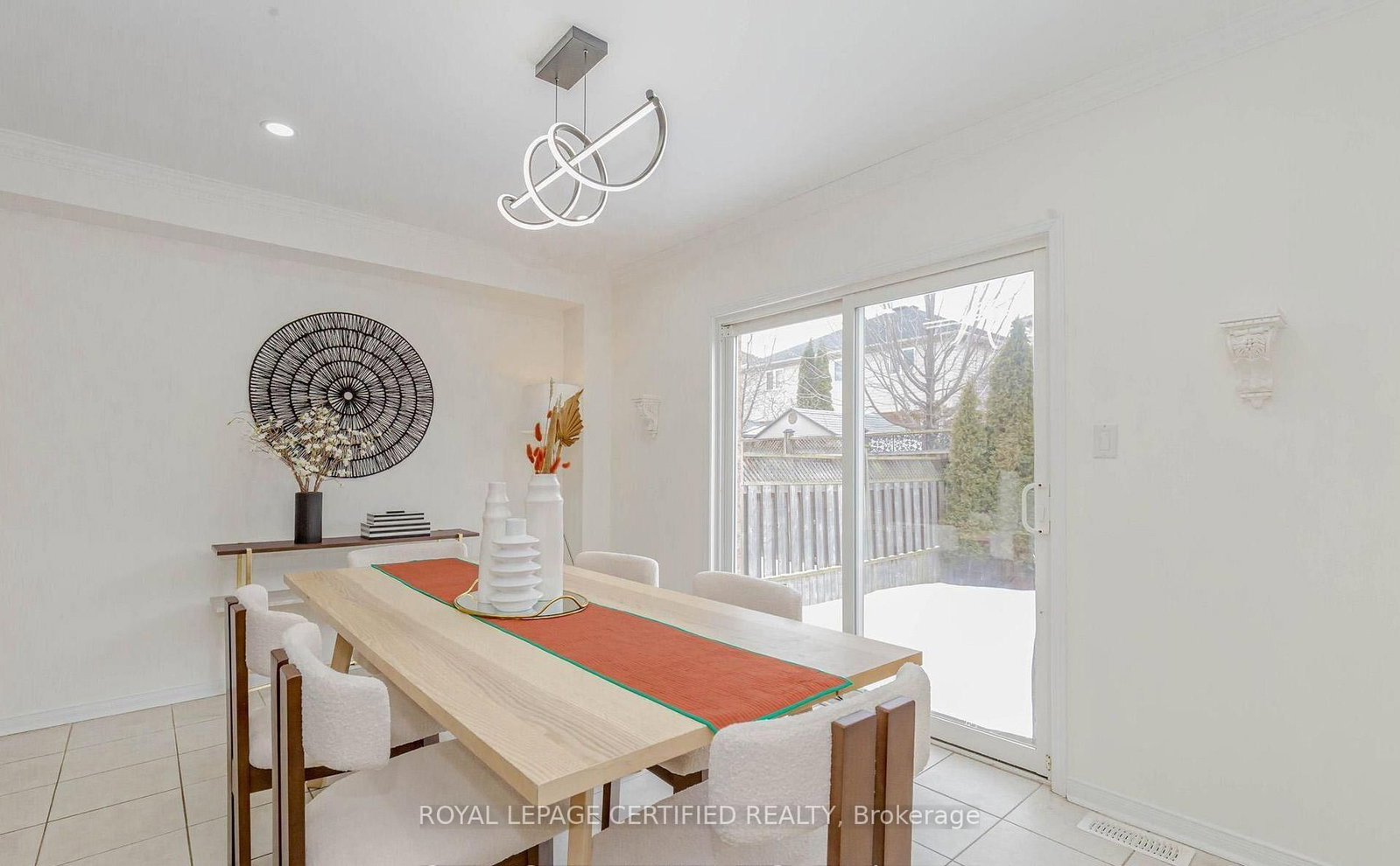 2452 Pathfinder Drive • Burlington, ON photo 18
