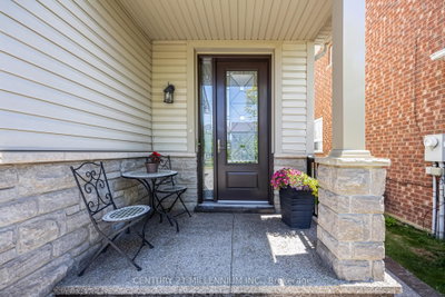 7 Bramoak Crescent • Brampton, ON photo 2