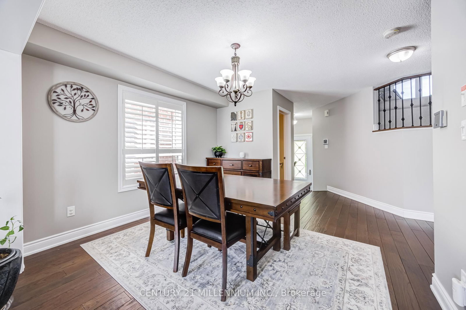 7 Bramoak Crescent • Brampton, ON photo 5