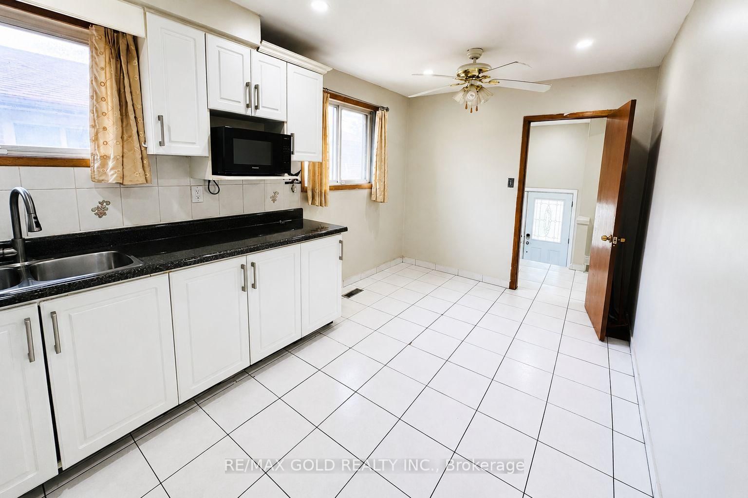 7383 Manion Road • Mississauga, ON photo 19