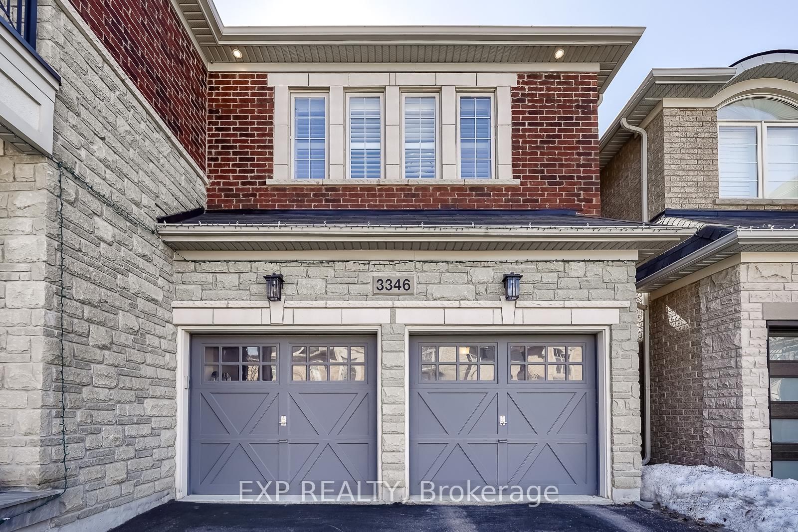 3346 Terra Cotta Lane • Burlington, ON photo 2