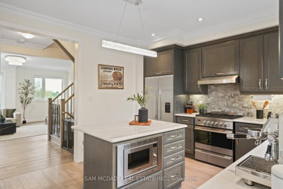 3006 Creekshore Common • #34 • Oakville, ON photo 9