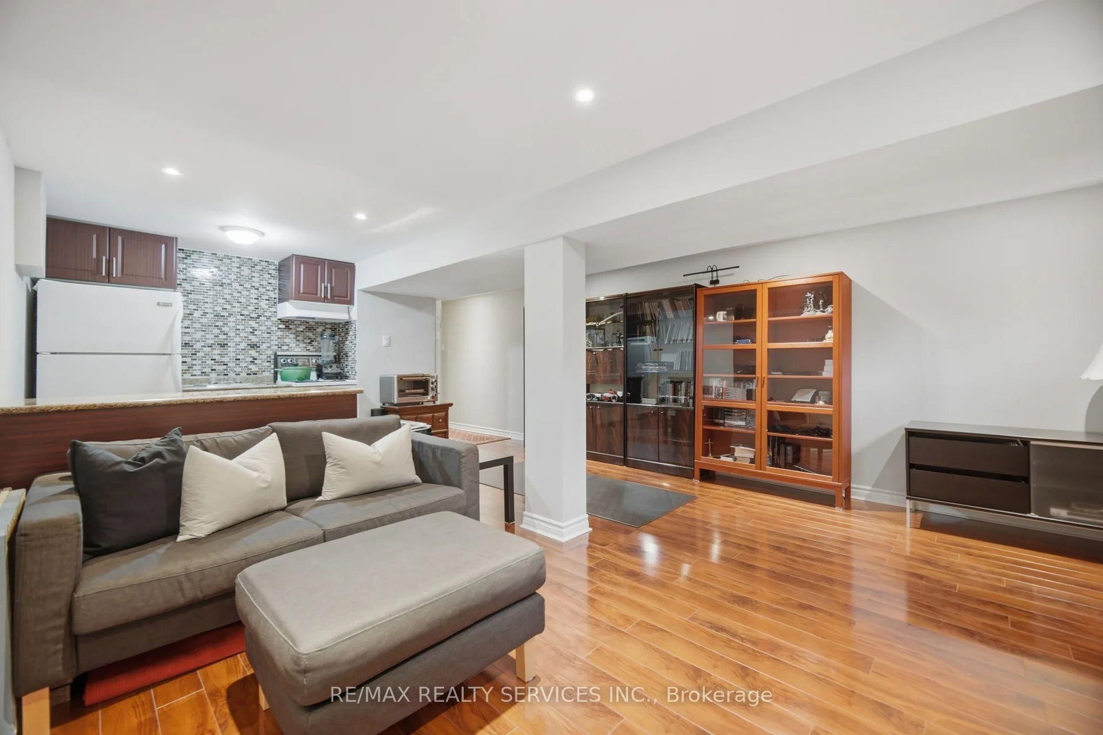 2414 Whaley Drive • Mississauga, ON photo 28