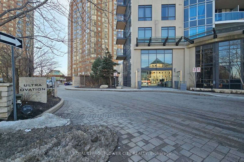 1902 - 330 Burnhamthorpe Road W