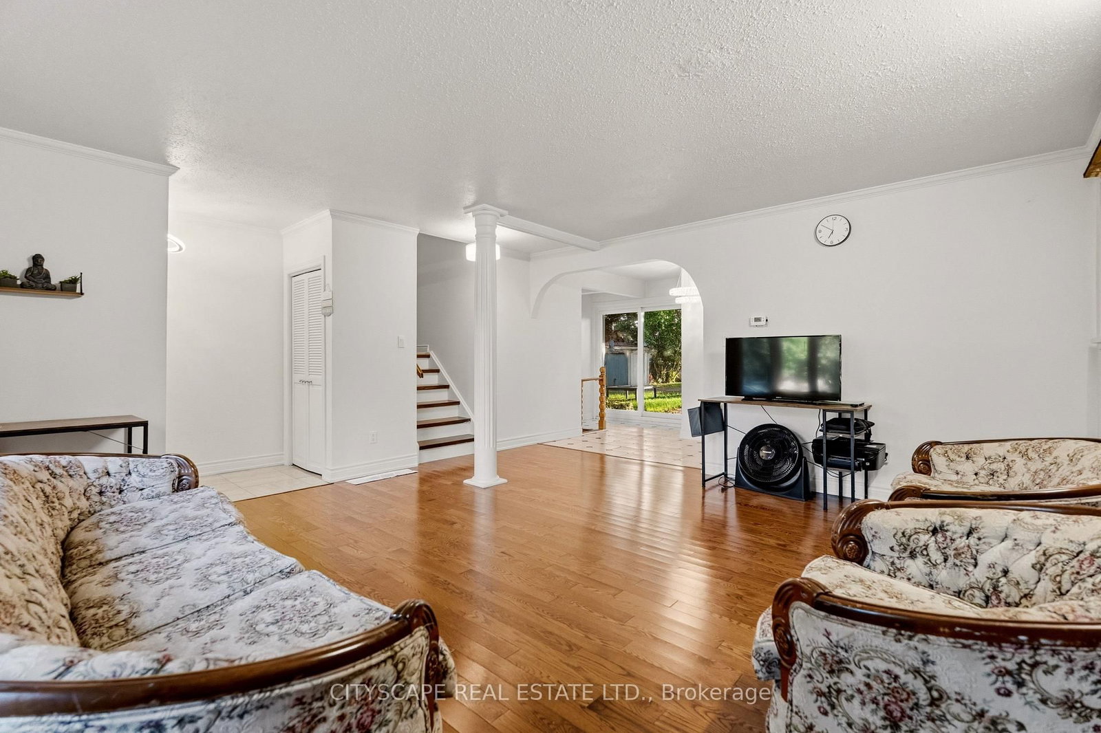 12 Vanderbrent Crescent • Toronto, ON photo 10