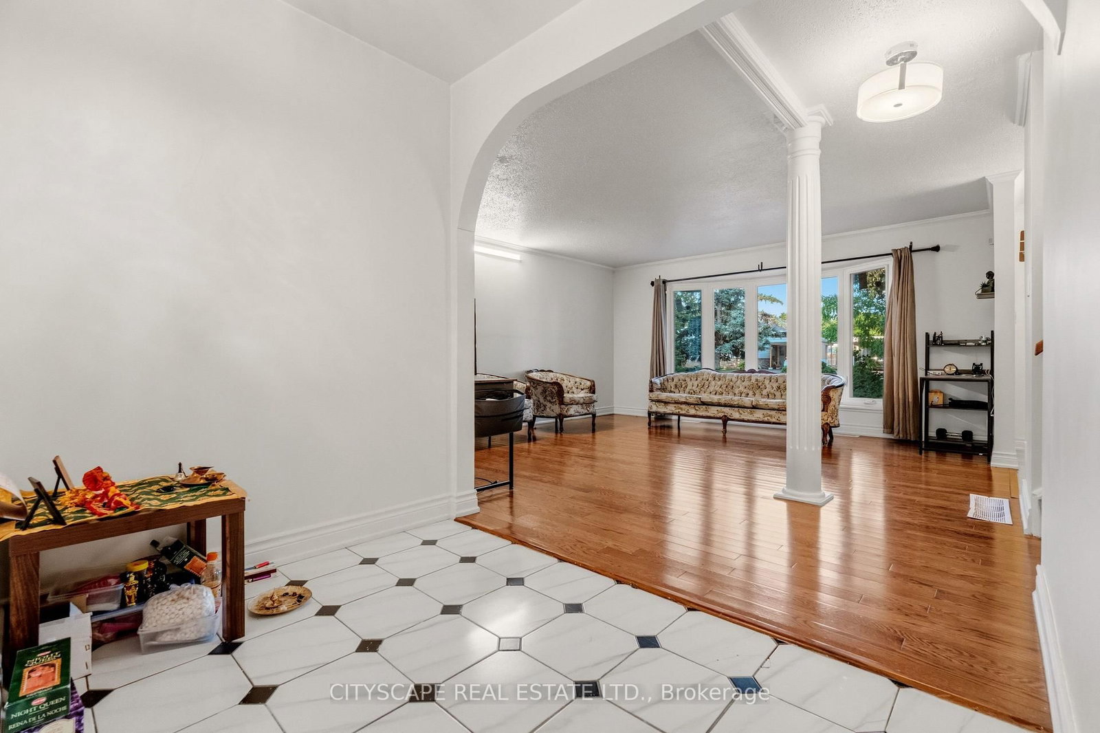 12 Vanderbrent Crescent • Toronto, ON photo 12