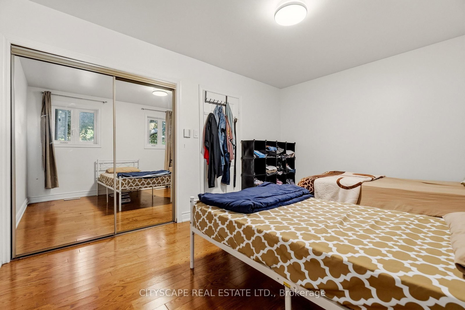 12 Vanderbrent Crescent • Toronto, ON photo 16