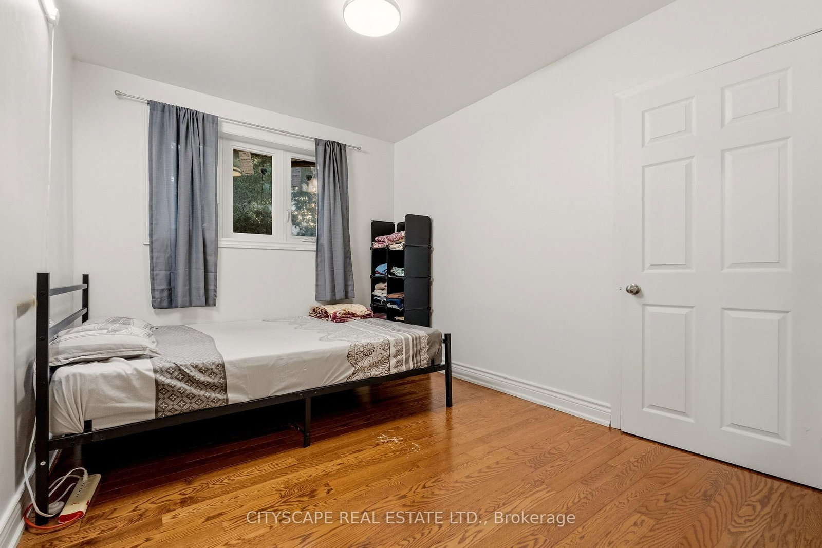 12 Vanderbrent Crescent • Toronto, ON photo 17