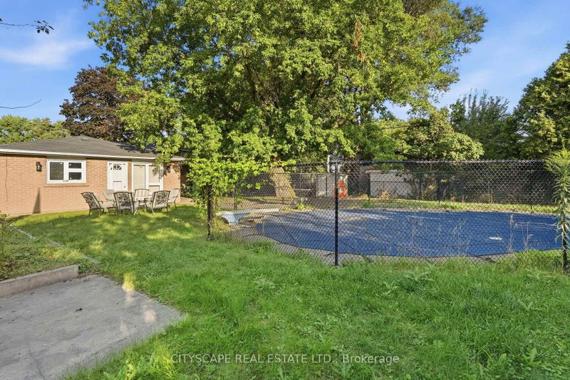 12 Vanderbrent Toronto,ON M9R 3W8 — Photo 49