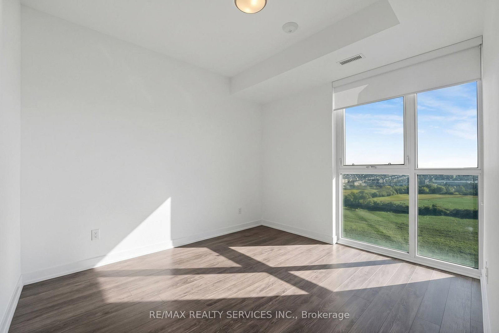 345 Wheat Boom Drive • #1304 • Oakville, ON photo 14