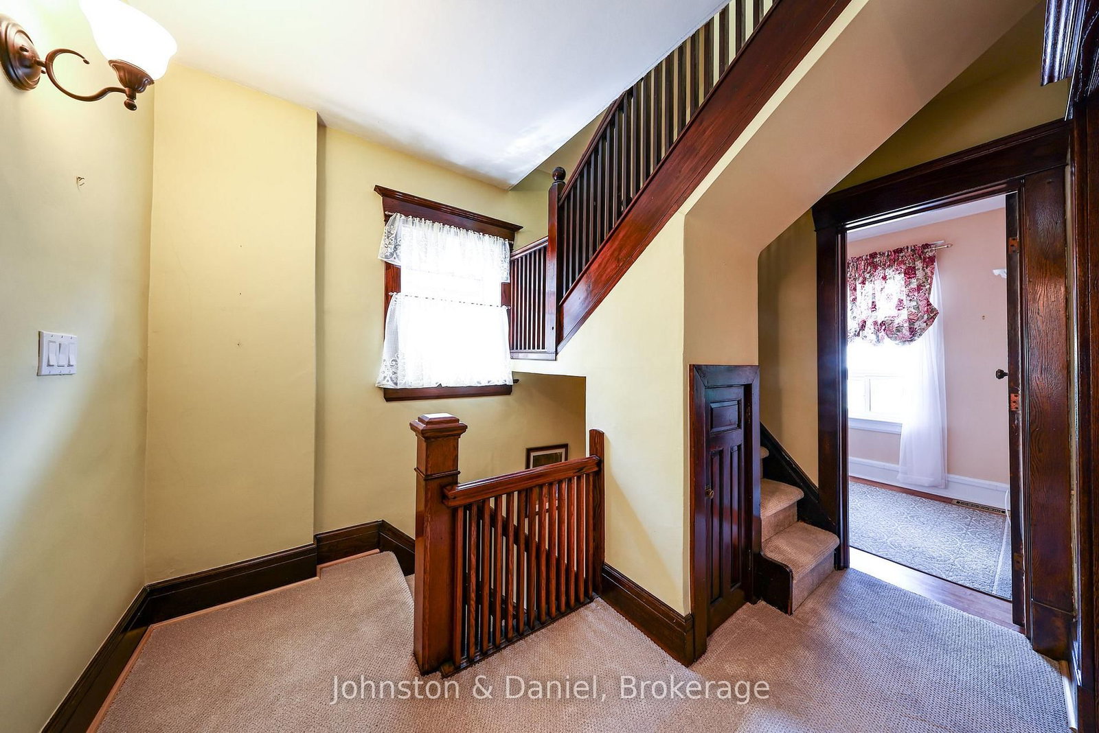 553 Runnymede Road • Toronto, ON photo 15