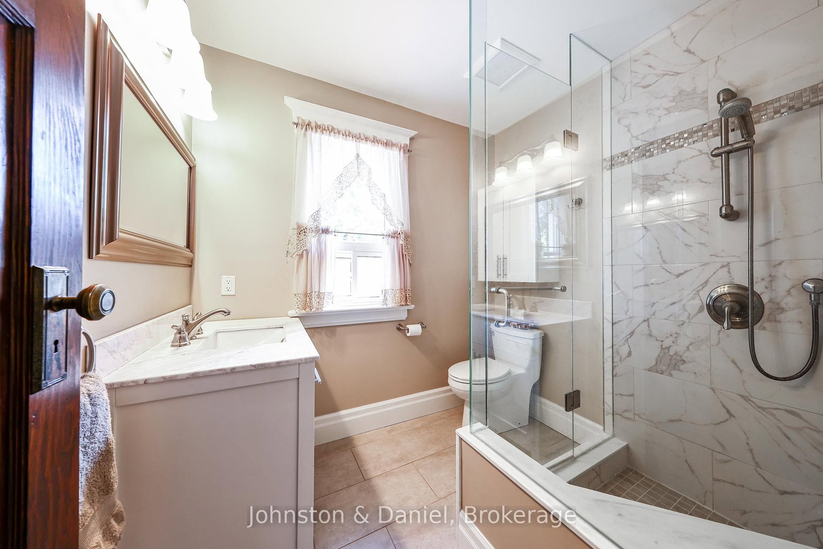 553 Runnymede Road • Toronto, ON photo 16