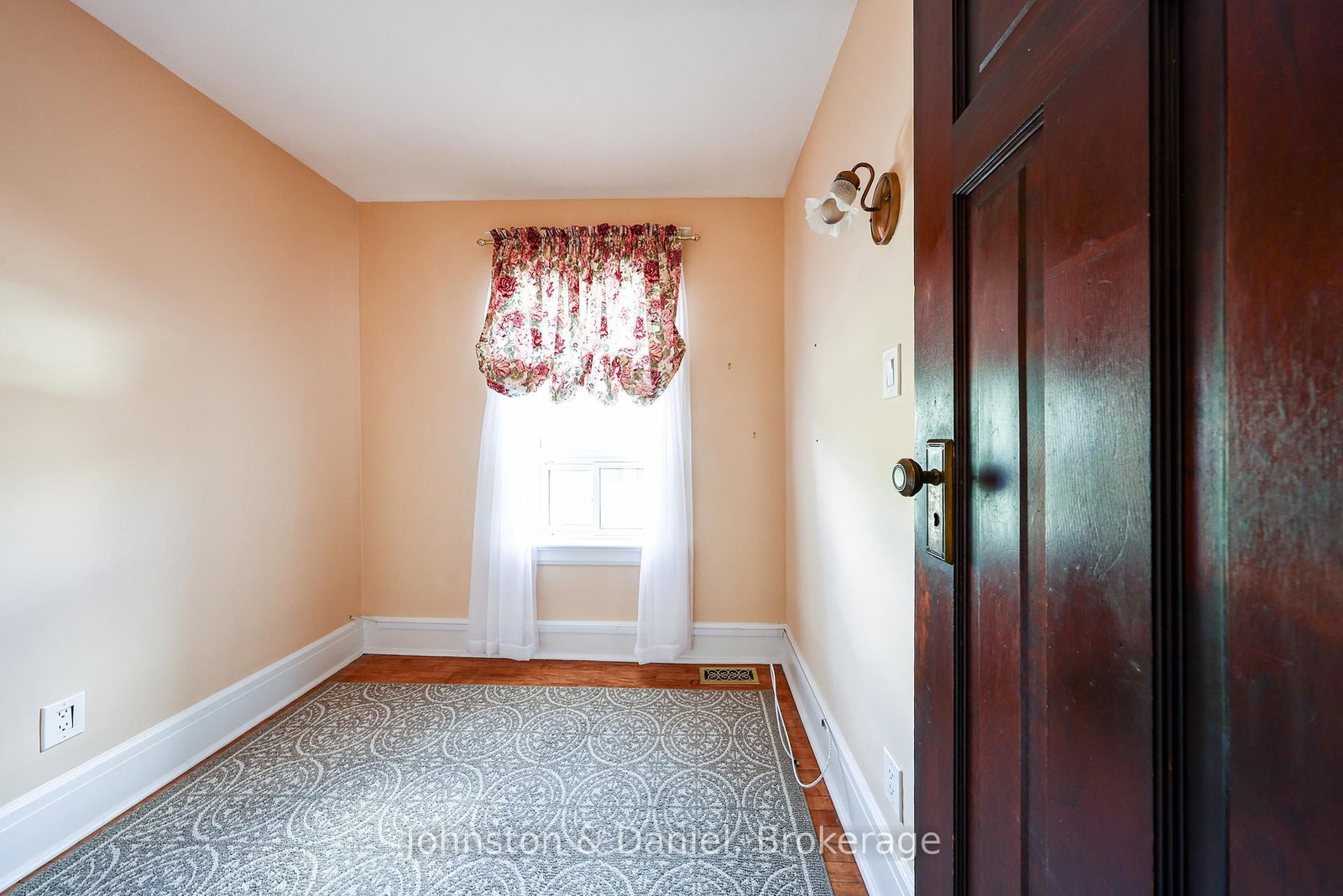 553 Runnymede Road • Toronto, ON photo 19